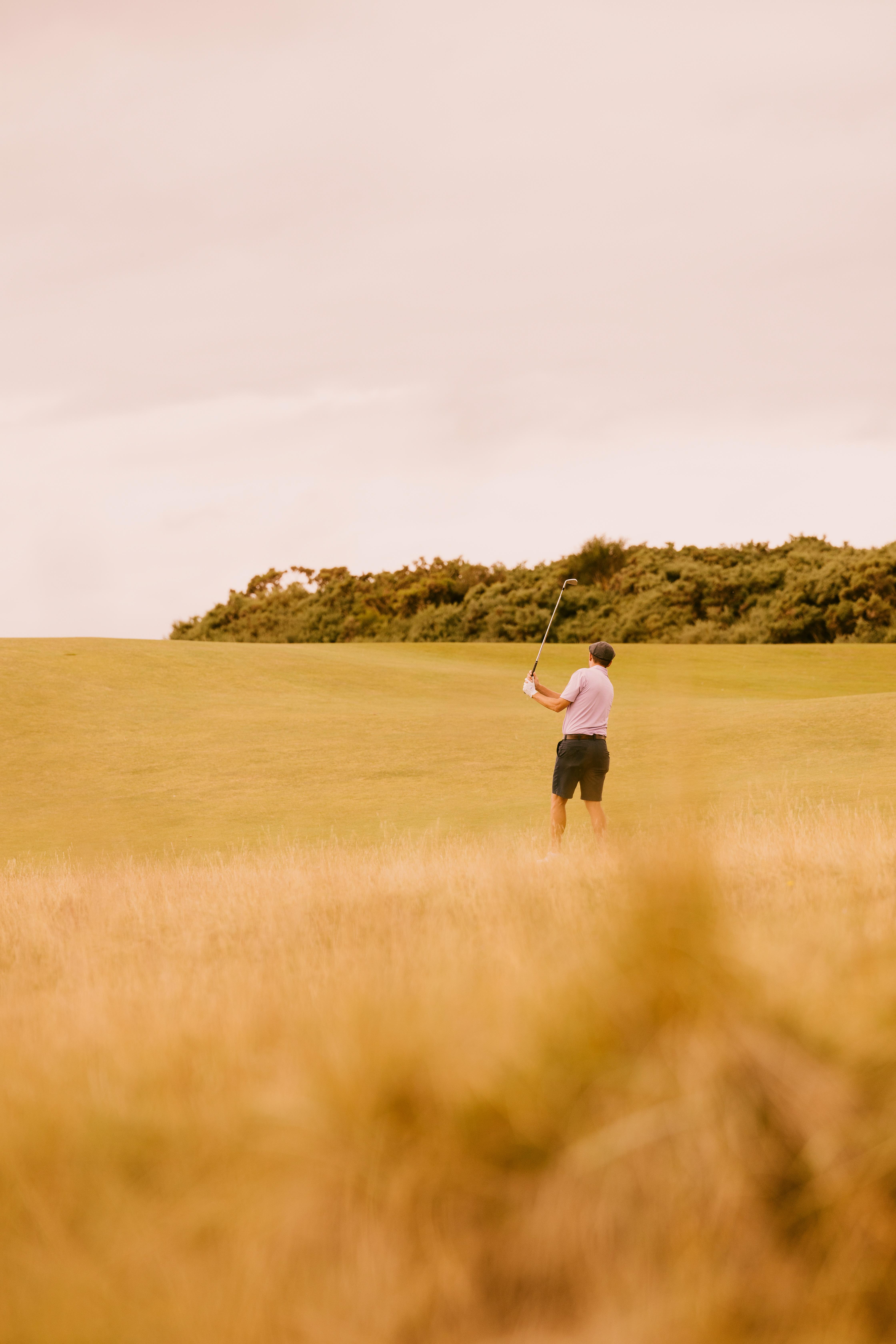 Dornoch Station 호텔 외부 사진 A man kiteboarding in the Bay of Plenty, New Zealand