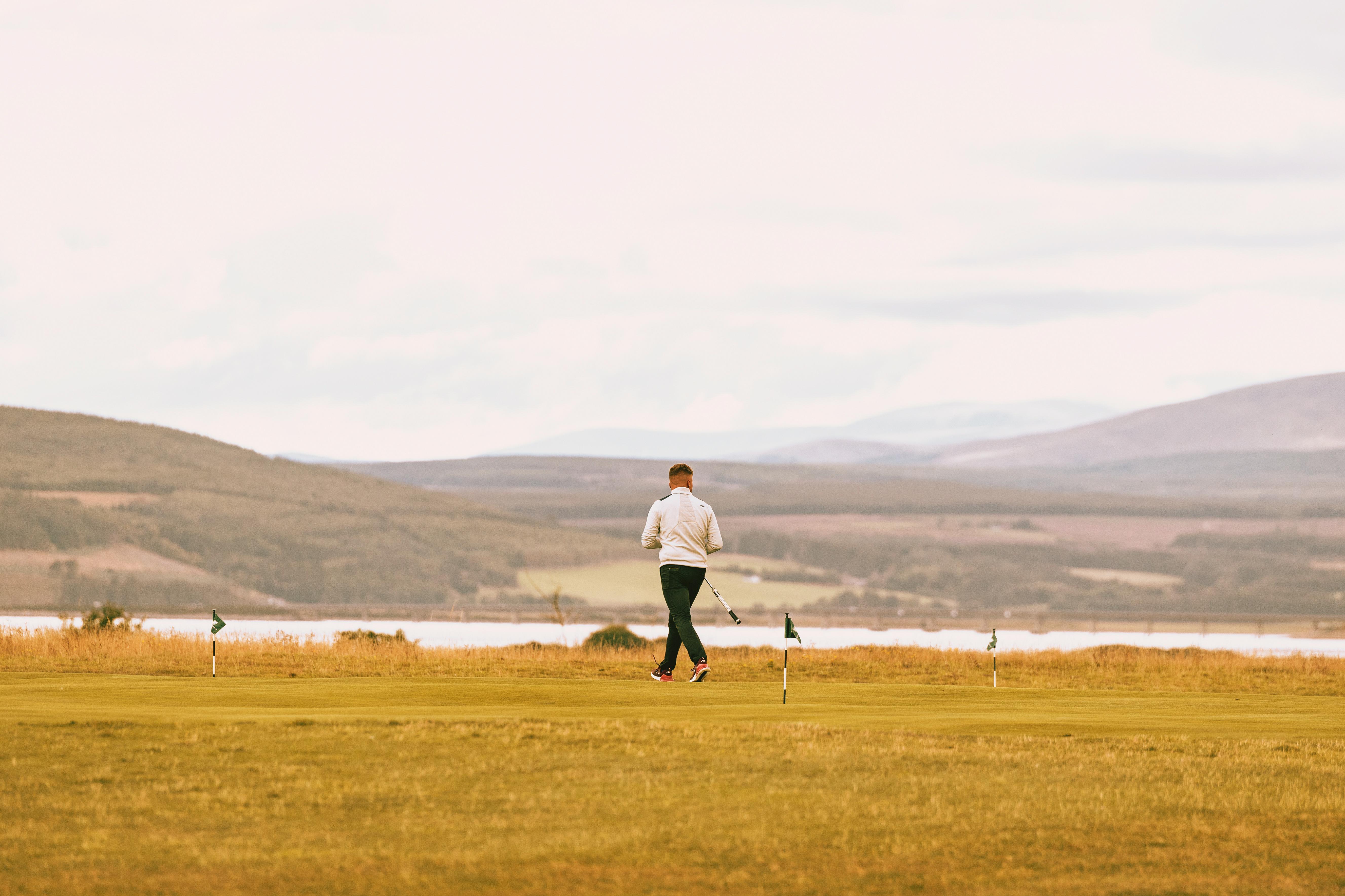 Dornoch Station 호텔 외부 사진 A player on the 18th fairway