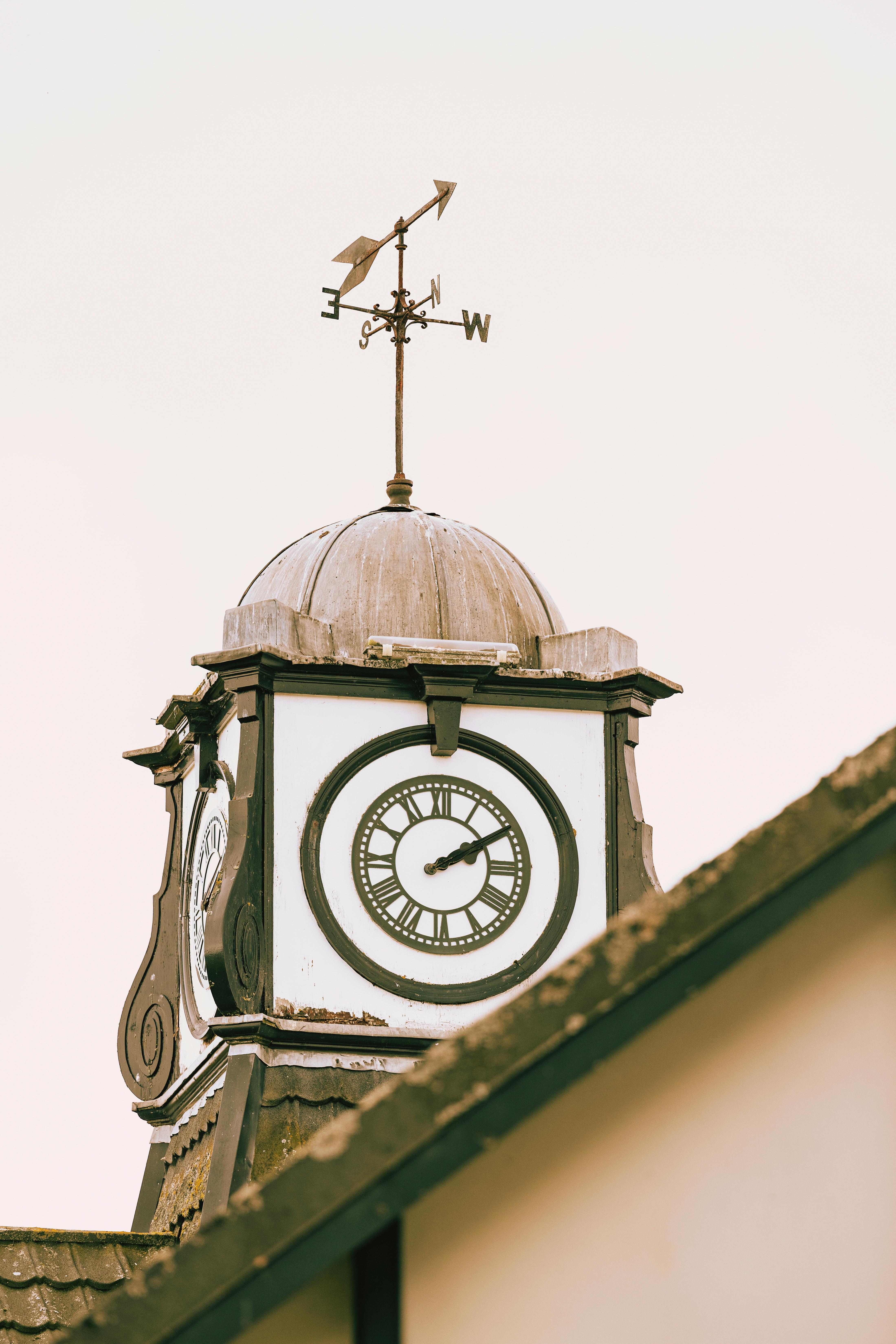 Dornoch Station 호텔 외부 사진 The clock tower