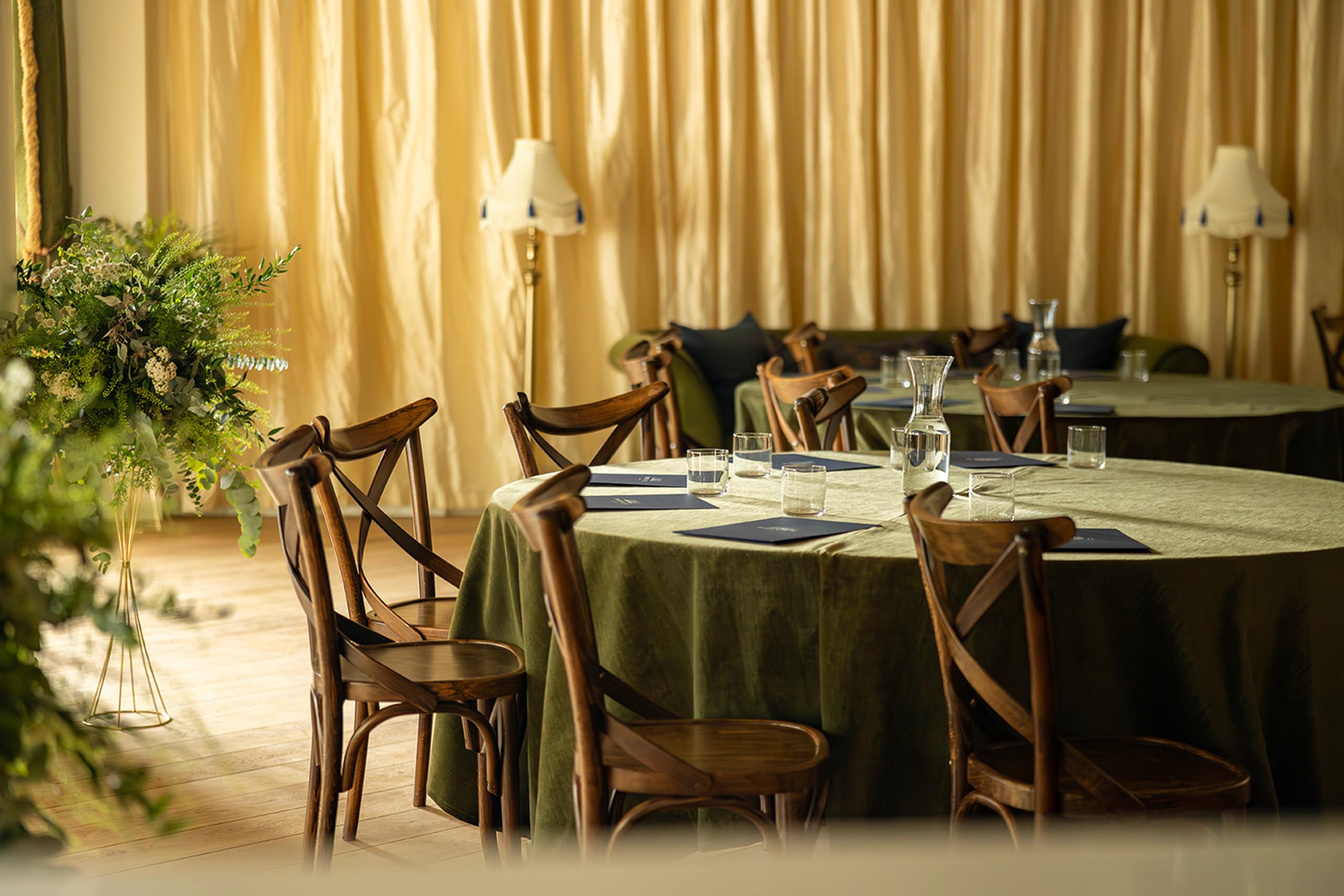 Dornoch Station 호텔 외부 사진 The dining room at the hotel