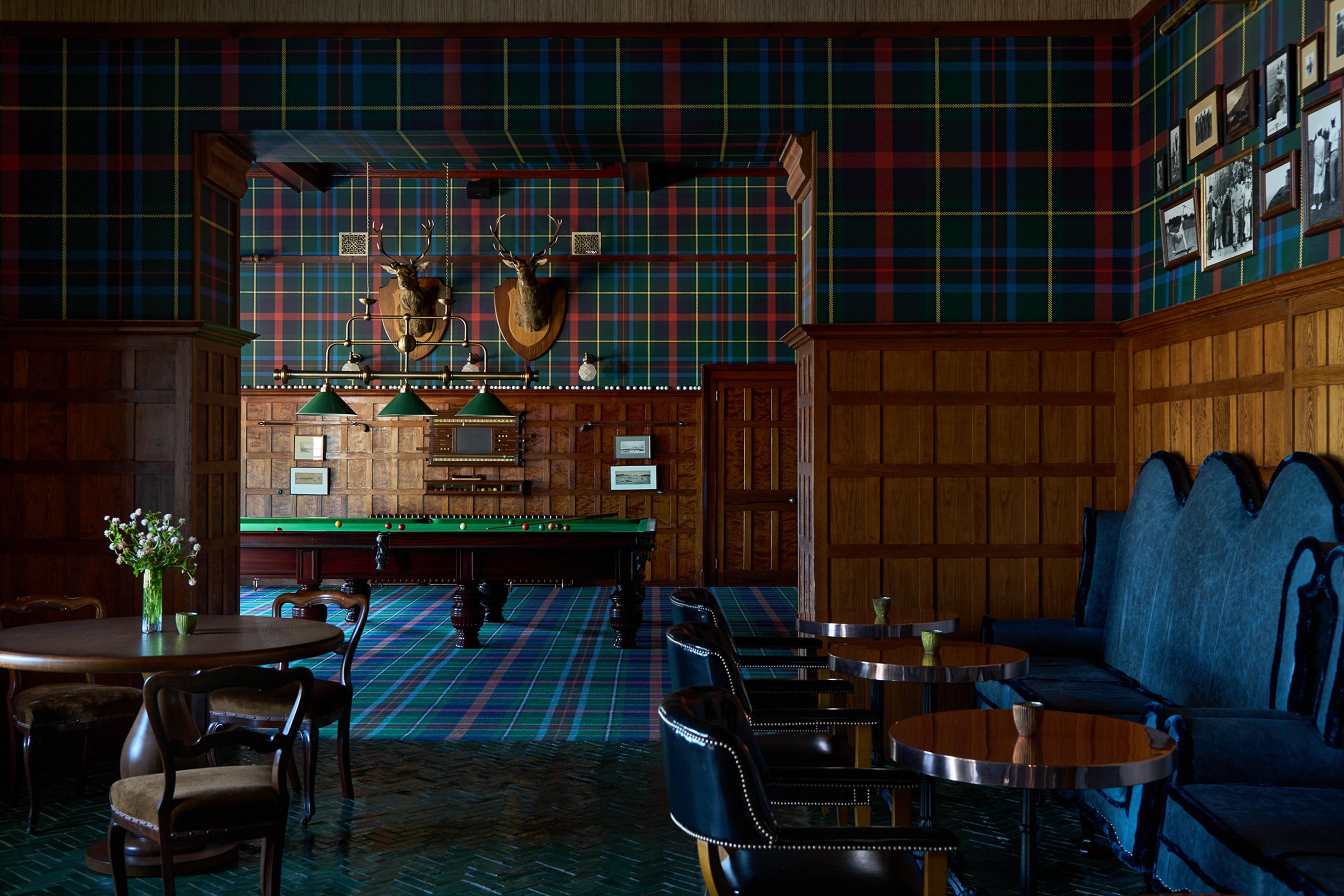 Dornoch Station 호텔 외부 사진 The interior of the bar